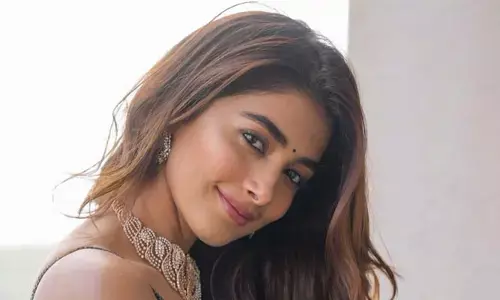 ఆఫర్లు లేక తల్లిపాత్రకు ఓకే చెప్పిన ప్రభాస్ హీరోయిన్.. రెమ్యునరేషన్ కోసం కెరీర్‌ను రిస్క్‌లో పెట్టిన బ్యూటీ