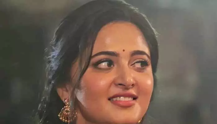 Anushka Shetty: సడెన్ షాక్ ఇచ్చిన అనుష్క శెట్టి.. పోస్ట్ వైరల్! Anushka Shetty: సడెన్ షాక్ ఇచ్చిన అనుష్క శెట్టి.. పోస్ట్ వైరల్!