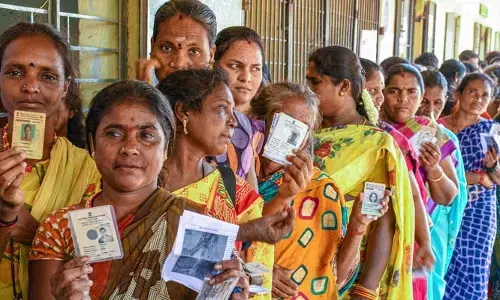 నిజామాబాద్‌లో 71.92 శాతం పోలింగ్.. వెల్లివిరిసిన మహిళా చైతన్యం