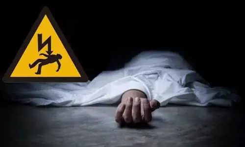 Current Shock : సెల్‌ఫోన్ ఛార్జింగ్ పెడుతుండగా కరెంట్ షాక్.. బాలుడి మృతి