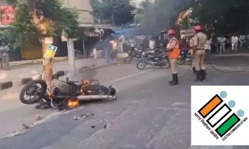 BREAKING: ఏపీలో కొనసాగుతున్న అల్లర్లు.. కేంద్ర ఎన్నికల కమిషన్ సంచలన నిర్ణయం