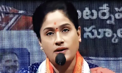 BRS ఇక ఉండదు అని కిషన్ రెడ్డి మాట్లాడటం కరెక్ట్ కాదు.. విజయశాంతి సీరియస్