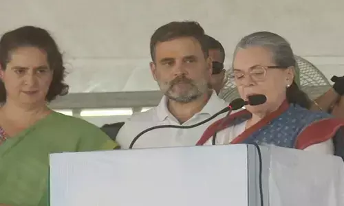 నా కొడుకును మీకు అప్పగిస్తున్నాను.. రాయ్‌బరేలీ సభలో సోనియా గాంధీ ఉద్వేగ ప్రసంగం