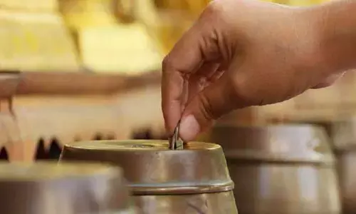 అనారోగ్యం, కష్టాలు పోవాలంటే దేవుడికి హుండీలో ఎంత కానుక వెయ్యాలో తెలుసా..?