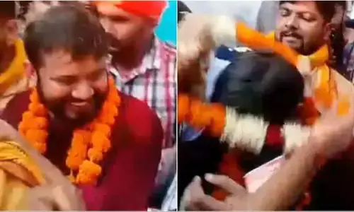 పూలమాల వేస్తాననే నెపంతో కన్హయ్య కుమార్‌‌పై దాడి