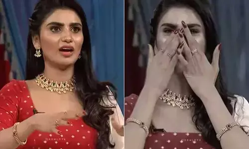 అందరి ముందు ఆ పార్ట్ చూపించు అన్న స్టార్ కమెడియన్.. స్టేజి మీదే ఏడ్చేసిన జబర్దస్త్ వర్ష!