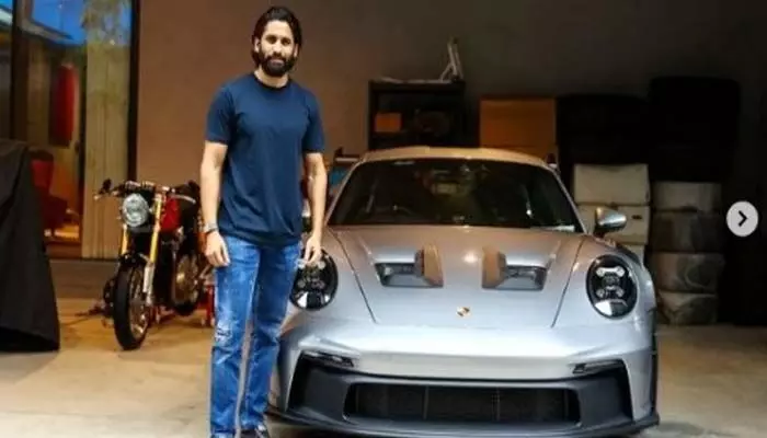లగ్జరీ కారు కొనుగోలు చేసిన నాగచైతన్య.. ధర తెలిస్తే షాక్ అవ్వాల్సిందే! లగ్జరీ కారు కొనుగోలు చేసిన నాగచైతన్య.. ధర తెలిస్తే షాక్ అవ్వాల్సిందే!