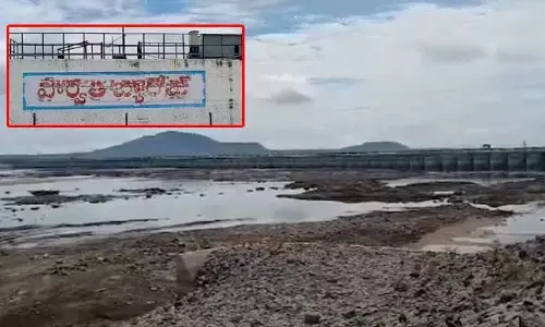 సుందిళ్ల బ్యారేజీ ఖాళీ..ఇసుక, మట్టి దిబ్బలతో దర్శనం