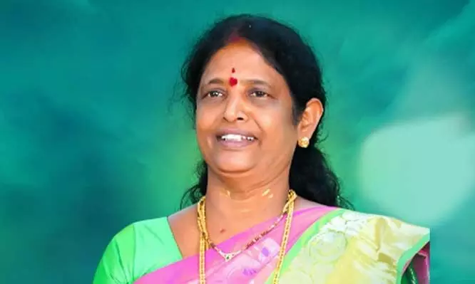 ఎన్నికల ఫలితాలు వెలువడకముందే చేతులెత్తేసిన వంగా గీత..కారణం ఏంటంటే? ఎన్నికల ఫలితాలు వెలువడకముందే చేతులెత్తేసిన వంగా గీత..కారణం ఏంటంటే?
