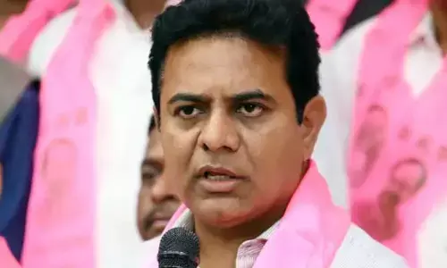కేటీఆర్ రాజీనామాకు ఒత్తిడి.. నైతిక బాధ్యత వహించాలని డిమాండ్లు