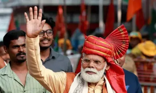 లోక్‌సభ ఎన్నికల్లో ఆకట్టుకుంటున్న మోడీ డూప్లికేట్‌లు