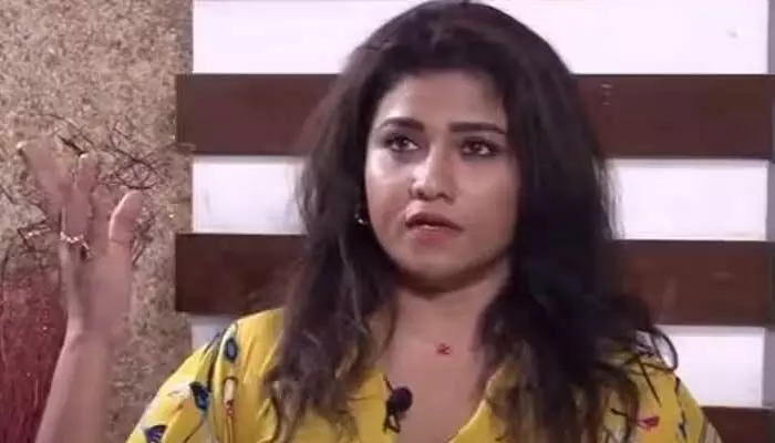 అద్దె కూడా దొరకలేదు.. రెండేళ్ల బాబుతో రోడ్డు మీద ఏడ్చేశానంటూ నటి ఎమోషనల్ కామెంట్స్! అద్దె కూడా దొరకలేదు.. రెండేళ్ల బాబుతో రోడ్డు మీద ఏడ్చేశానంటూ నటి ఎమోషనల్ కామెంట్స్!