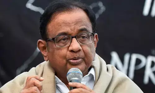 ప్రభుత్వ విధానాన్ని విమర్శించడం ప్రతిపక్షాల హక్కు: ఈసీ ఆదేశాలపై చిదంబరం ఫైర్