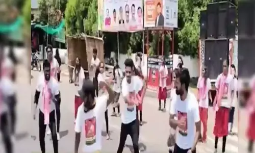 గ్రాడ్యుయేట్ ఎమ్మెల్సీ ఎన్నికల్లో బీఆర్ఎస్ వినూత్న ప్రచారం