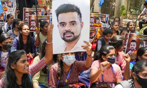 ప్రజ్వల్ రేవణ్ణ దౌత్య పాస్‌పోర్ట్‌ రద్దు ప్రతిపాదనను పరిశీలిస్తున్న కేంద్రం