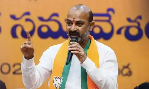 పొలిటికల్ మైలేజీ కోసం చిల్లర నిందలా? సీఎం మమతా బెనర్జీపై బండి సంజయ్ విమర్శలు