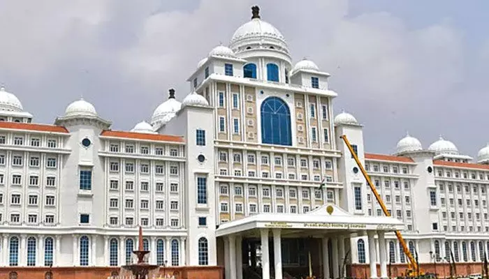 Telangana Secretariat: కావాలనే వారికి కుర్చీలు వేయలేదా? Telangana Secretariat: కావాలనే వారికి కుర్చీలు వేయలేదా?