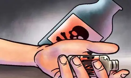 పోలవరం పరిహారం అందక రైతు ఆత్మహత్యాయత్నం