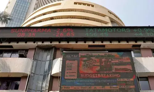 వారాంతం ఫ్లాట్‌గా ముగిసిన స్టాక్ మార్కెట్లు