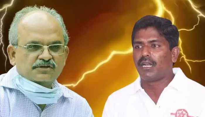రూ.2 వేల కోట్ల విలువైన భూములను ఐదారు లక్షలకే ఇచ్చేలా ఒప్పందాలు.. రూ.2 వేల కోట్ల విలువైన భూములను ఐదారు లక్షలకే ఇచ్చేలా ఒప్పందాలు..