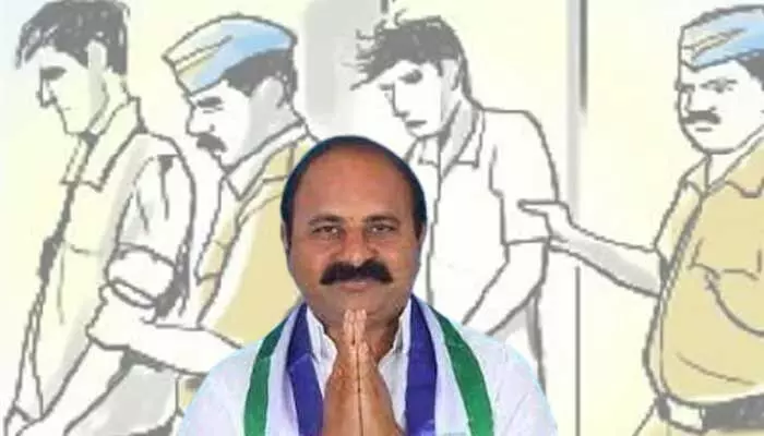 వైసీపీ నేత రామచంద్రా రెడ్డి రెస్టారెంట్లో సోదాలు.. అరెస్ట్ చేసిన పోలీసులు.. వైసీపీ నేత రామచంద్రా రెడ్డి రెస్టారెంట్లో సోదాలు.. అరెస్ట్ చేసిన పోలీసులు..