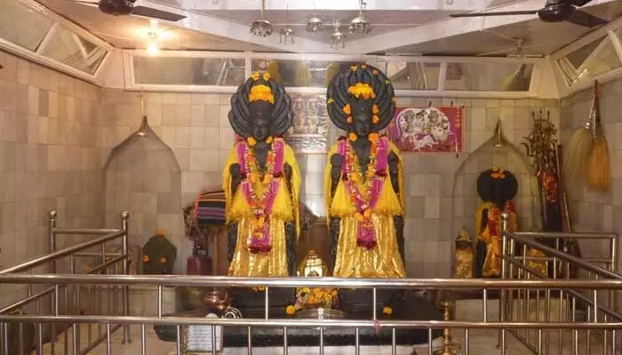 ఈ ఆలయానికి ఒక్కసారి వెళితే చాలు.. కాలసర్ప దోషం తొలగిపోయినట్టే.. ఈ ఆలయానికి ఒక్కసారి వెళితే చాలు.. కాలసర్ప దోషం తొలగిపోయినట్టే..