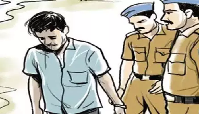 టీడీపీ నేత కారు దగ్ధం కేసులో కొత్త ట్విస్ట్.. ఆయనపై రౌడీ షీట్ ఓపెన్..? టీడీపీ నేత కారు దగ్ధం కేసులో కొత్త ట్విస్ట్.. ఆయనపై రౌడీ షీట్ ఓపెన్..?