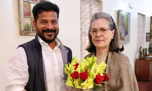 Telangana Congress: సోనియా గాంధీ బర్త్ డే స్పెషల్.. తెలంగాణ మహిళలకు భారీ శుభవార్త