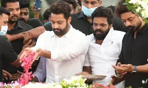 ఎన్టీఆర్ ఘాట్ వద్దకు జూ.NTR.. సీఎం సీఎం అంటూ ఫ్యాన్స్ నినాదాలు (వీడియో)