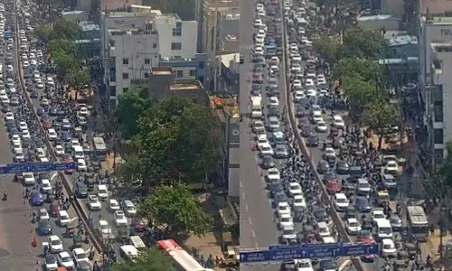 Traffic Update: గచ్చిబౌలి రూట్లో భారీగా ట్రాఫిక్ జామ్!