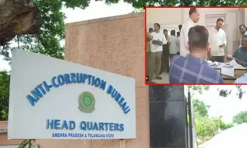 ఆర్టీఏ కార్యాలయాలపై ఏసీబీ పంజా.. 12 ఏళ్ల తర్వాత తనిఖీలు.. ఆ ఆర్టీవో వద్ద అక్రమ నగదు