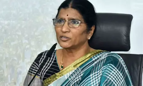 మీ నాన్నకు మచ్చ తెస్తున్నావు : భాను ప్రకాష్ పై లక్ష్మీ పార్వతి ఫైర్