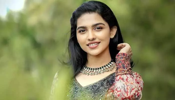 Mamitha Baiju: జాక్ పాట్ కొట్టిన ‘ప్రేమలు’ బ్యూటీ Mamitha Baiju: జాక్ పాట్ కొట్టిన ‘ప్రేమలు’ బ్యూటీ