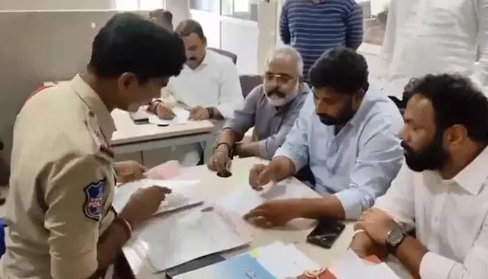 కేసీఆర్పై అసత్య ప్రచారం.. బంజారాహిల్స్ పీఎస్లో బీఆర్ఎస్ నేత ఫిర్యాదు కేసీఆర్పై అసత్య ప్రచారం.. బంజారాహిల్స్ పీఎస్లో బీఆర్ఎస్ నేత ఫిర్యాదు