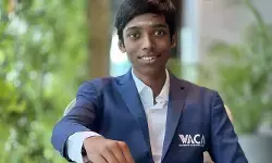 కార్ల్సెన్కు మళ్లీ షాకిచ్చిన ప్రజ్ఞానంద కార్ల్సెన్కు మళ్లీ షాకిచ్చిన ప్రజ్ఞానంద