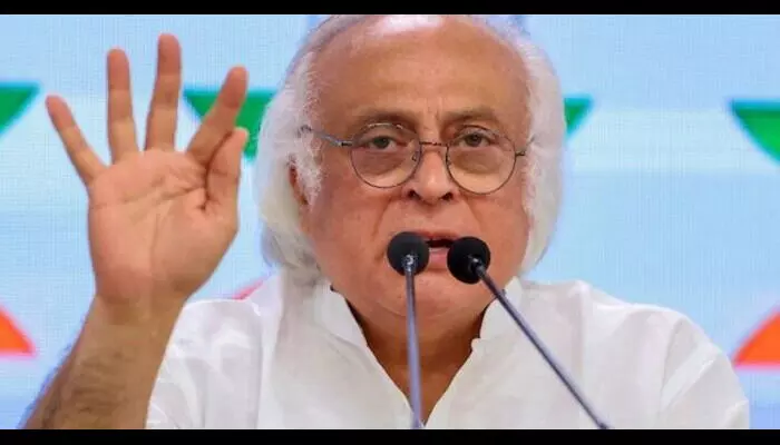 కలెక్టర్లను అమిత్ షా బెదిరిస్తున్నారన్న జైరాం రమేష్ వ్యాఖ్యలపై వివరణ కోరిన ఈసీ కలెక్టర్లను అమిత్ షా బెదిరిస్తున్నారన్న జైరాం రమేష్ వ్యాఖ్యలపై వివరణ కోరిన ఈసీ
