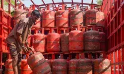 LPG Gas Price(June 16): తెలుగు రాష్ట్రాల్లో గ్యాస్ సిలిండర్ ధరలు LPG Gas Price(June 16): తెలుగు రాష్ట్రాల్లో గ్యాస్ సిలిండర్ ధరలు