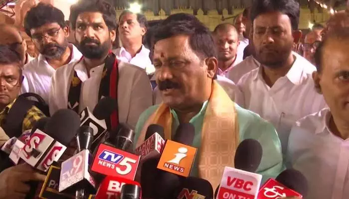 వైసీపీ ప్రభుత్వాన్ని తన్ని తరిమేయాలని ప్రజల్లో ఉంది: మాజీ మంత్రి గంటా సంచలన వ్యాఖ్యలు వైసీపీ ప్రభుత్వాన్ని తన్ని తరిమేయాలని ప్రజల్లో ఉంది: మాజీ మంత్రి గంటా సంచలన వ్యాఖ్యలు