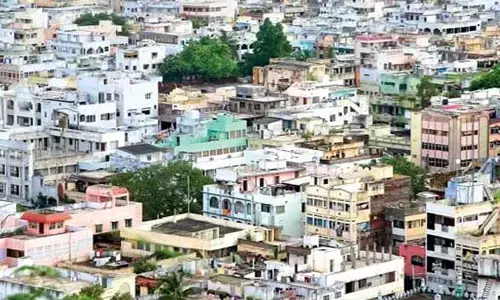 Breaking: అష్టదిగ్బంధంలో విశాఖ.. రెడ్ జోన్‌గా ఏయూ