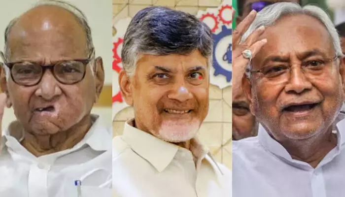 చంద్రబాబు, నితీష్ కుమార్లతో టచ్లో ఉన్న శరద్ పవార్! చంద్రబాబు, నితీష్ కుమార్లతో టచ్లో ఉన్న శరద్ పవార్!
