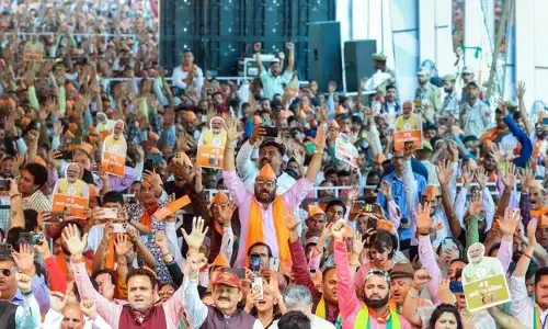 ఢిల్లీలో కాషాయ పార్టీ జోరు.. బీజేపీ 5, ఇండియా కూటమి 2 స్థానాల్లో ముందంజ