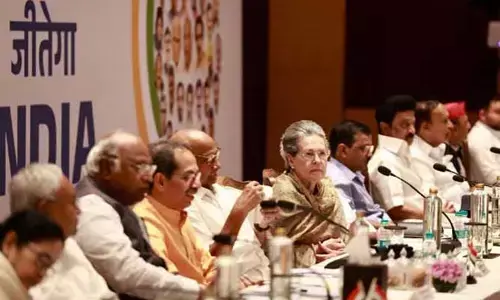 అధికారంలోకి వచ్చేందుకు ఇండియా కూటమి నేతల ప్రయత్నాలు!