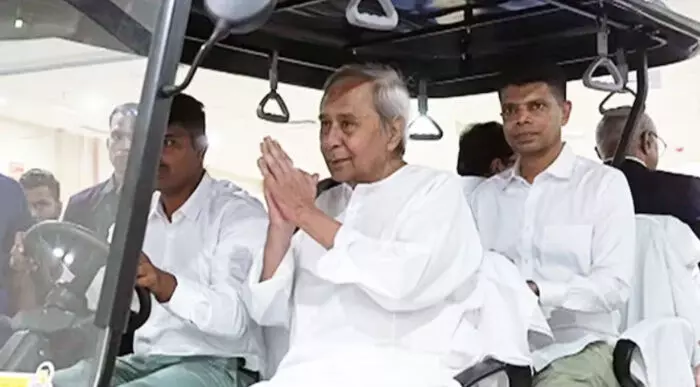వీకే పాండియన్ రాజకీయ సన్యాసం తీసుకుంటారా.. ఇదంతా పొలిటికల్ స్టంటేనా? వీకే పాండియన్ రాజకీయ సన్యాసం తీసుకుంటారా.. ఇదంతా పొలిటికల్ స్టంటేనా?