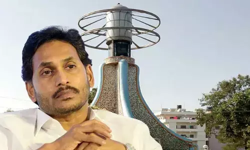 AP Politics: కడపలో వైఎస్సార్ పేరు మాయం.. జగన్ రియాక్షన్ ఏంటి..?