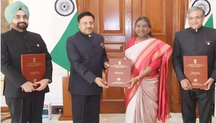 రాష్ట్రపతికి చేరిన లోక్సభ విజేతల జాబితా.. వాట్స్ నెక్ట్స్ ? రాష్ట్రపతికి చేరిన లోక్సభ విజేతల జాబితా.. వాట్స్ నెక్ట్స్ ?