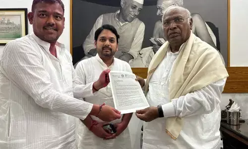 లోక్ సభలో వందకు చేరిన కాంగ్రెస్ ఎంపీల బలం