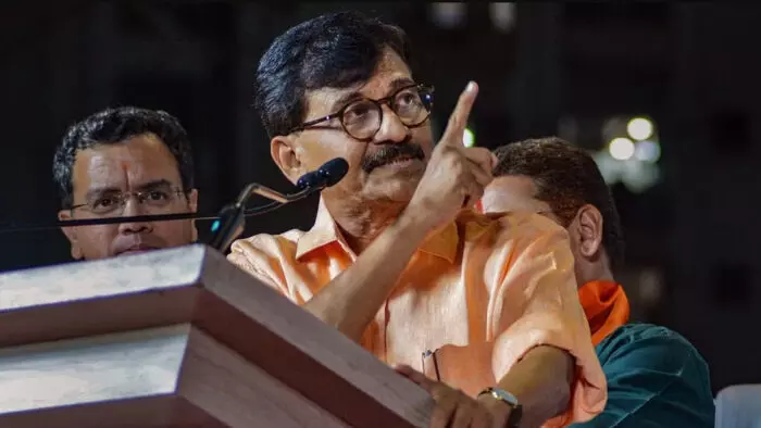 రాజ్యాంగాన్ని కాపాడాల్సిన బాధ్యత చంద్రబాబు, నితీశ్ లపైనే ఉంది- సంజయ్ రౌత్ రాజ్యాంగాన్ని కాపాడాల్సిన బాధ్యత చంద్రబాబు, నితీశ్ లపైనే ఉంది- సంజయ్ రౌత్