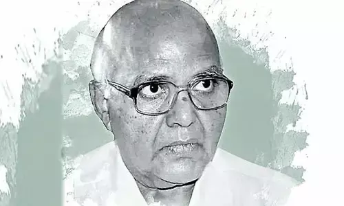 రామోజీరావు తొలి ఉద్యోగం ఏంటో తెలుసా?