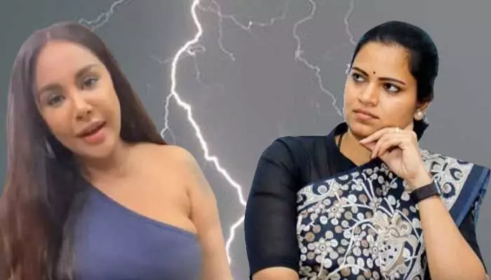 Sri Reddy: విడదల రజినిపై శ్రీ రెడ్డి బూతు పురాణం Sri Reddy: విడదల రజినిపై శ్రీ రెడ్డి బూతు పురాణం