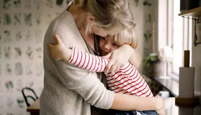 Depression : బాల్యంలో పుట్టినచోటు నుంచి కొత్త ప్లేస్కు వెళ్తే కుంగిపోతున్న పిల్లలు Depression : బాల్యంలో పుట్టినచోటు నుంచి కొత్త ప్లేస్కు వెళ్తే కుంగిపోతున్న పిల్లలు